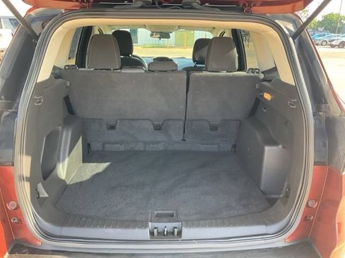 Used 2018 Ford Escape SE FWD image 28