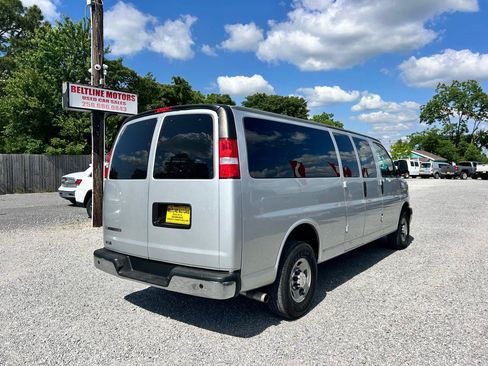 Used 2020 Chevrolet Express 3500 LT w/ LT Preferred Equipment Group RWD image 2