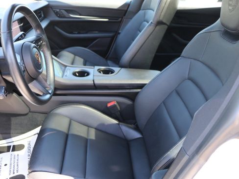 Used 2021 Porsche Taycan RWD image 29