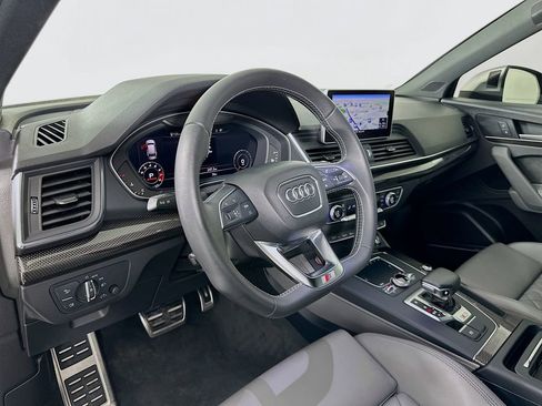 Used 2018 Audi SQ5 Premium Plus w/ Navigation Package AWD/4WD image 9