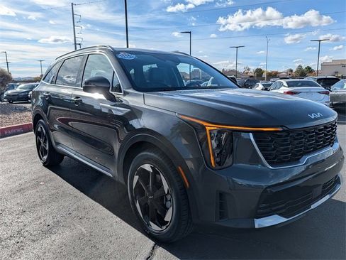 Used 2025 Kia Sorento EX image 8