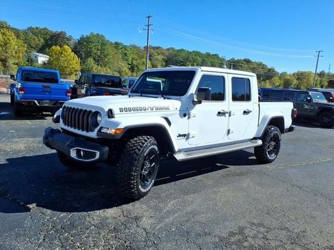New 2025 Jeep Gladiator Sport image 5