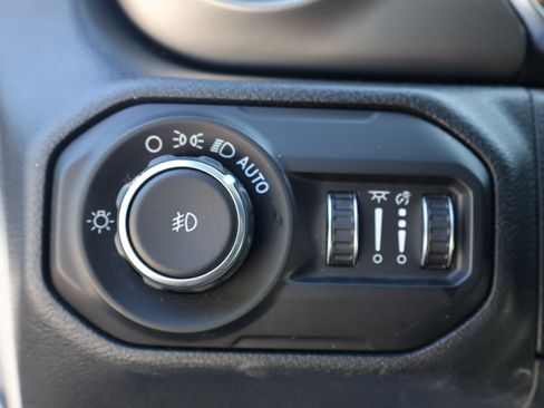 Used 2021 Jeep Wrangler Unlimited Sport AWD/4WD image 32