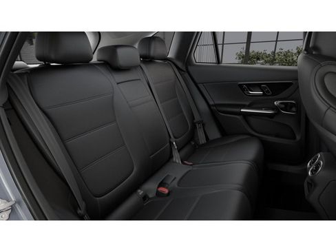 Used 2026 Mercedes-Benz GLC 300 4MATIC image 5