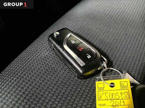 Used 2019 Toyota RAV4 LE image 14