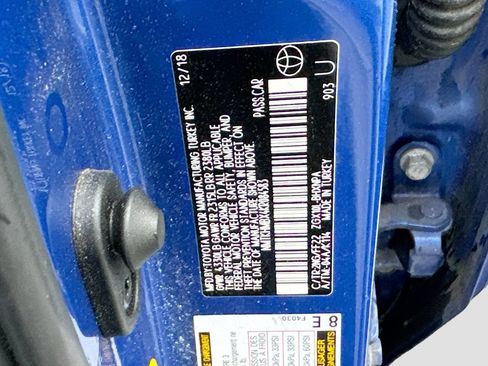 Used 2019 Toyota C-HR XLE FWD image 5