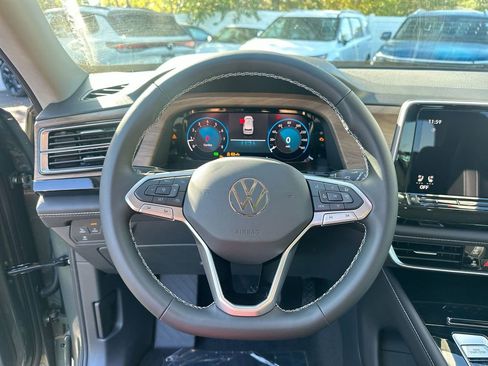 New 2026 Volkswagen Atlas SE image 41