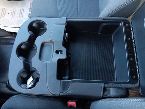 Used 2024 RAM 3500 Tradesman w/ Chrome Appearance Group image 17