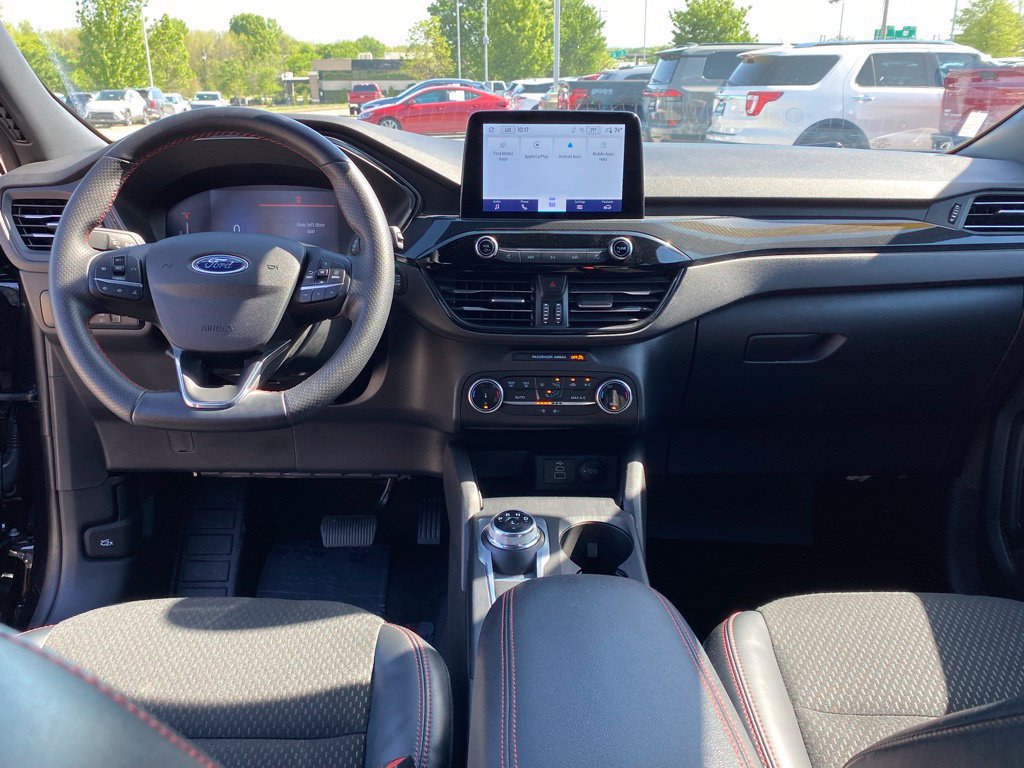 Used 2025 Ford Escape ST-Line FWD image 29