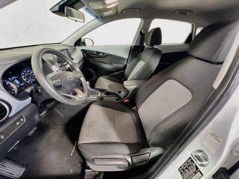 Used 2019 Hyundai Kona SE FWD image 11