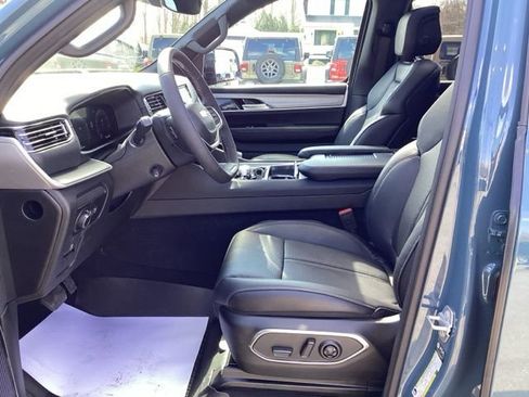 New 2026 Jeep Grand Wagoneer L Limited AWD/4WD image 28