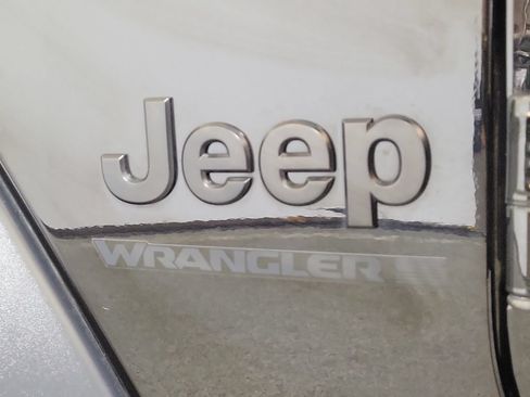 Used 2024 Jeep Wrangler Sport AWD/4WD image 9