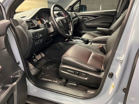 Used 2023 Honda Ridgeline Black Edition image 4