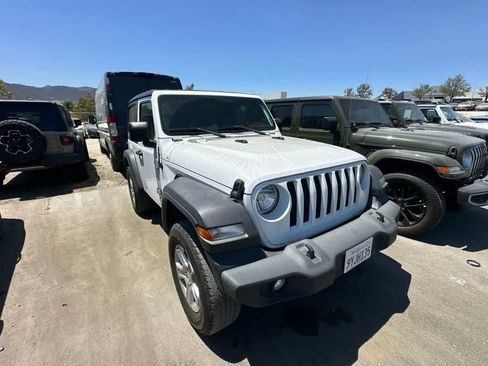 Used 2020 Jeep Wrangler Sport AWD/4WD image 2