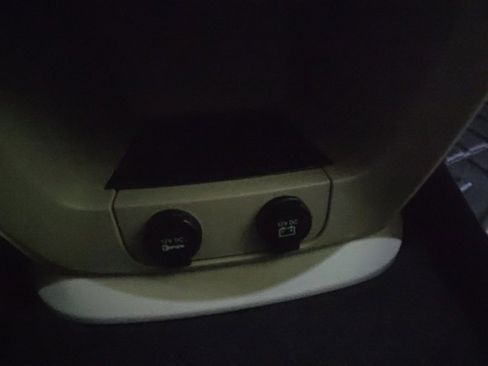 Used 2015 Chrysler Town & Country Touring image 43