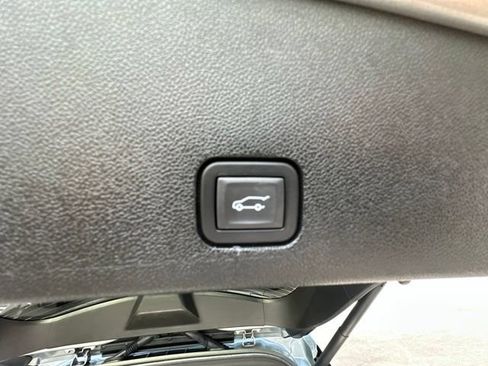 Used 2023 Cadillac XT6 Premium Luxury w/ Technology Package FWD image 26