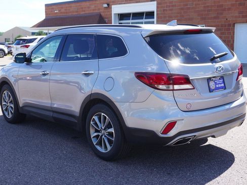 Used 2017 Hyundai Santa Fe Limited AWD/4WD image 2