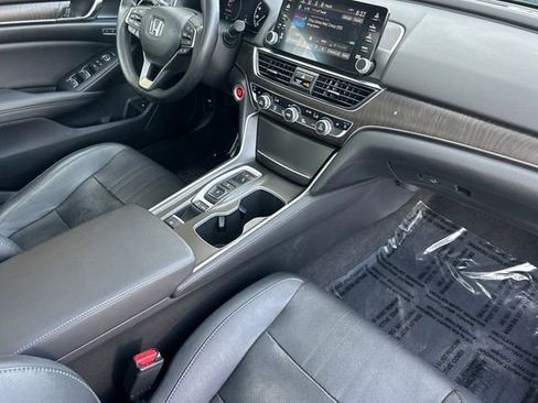 Used 2020 Honda Accord Touring image 18