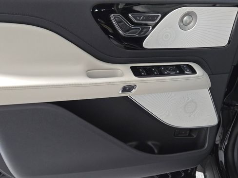 New 2026 Lincoln Aviator Reserve AWD/4WD image 24