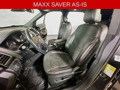 Used 2019 Ford Explorer XLT w/ Equipment Group 202A FWD image 18
