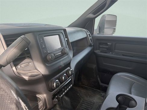 Used 2024 RAM 3500 Tradesman w/ Chrome Appearance Group image 17