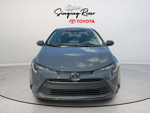 Used 2026 Toyota Corolla LE FWD image 2