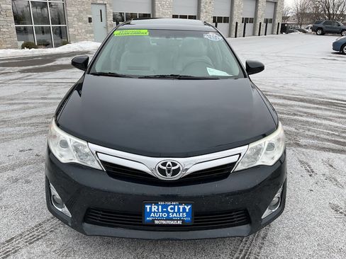Used 2014 Toyota Camry XLE image 12
