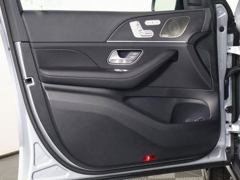 New 2026 Mercedes-Benz GLS 450 4MATIC image 8
