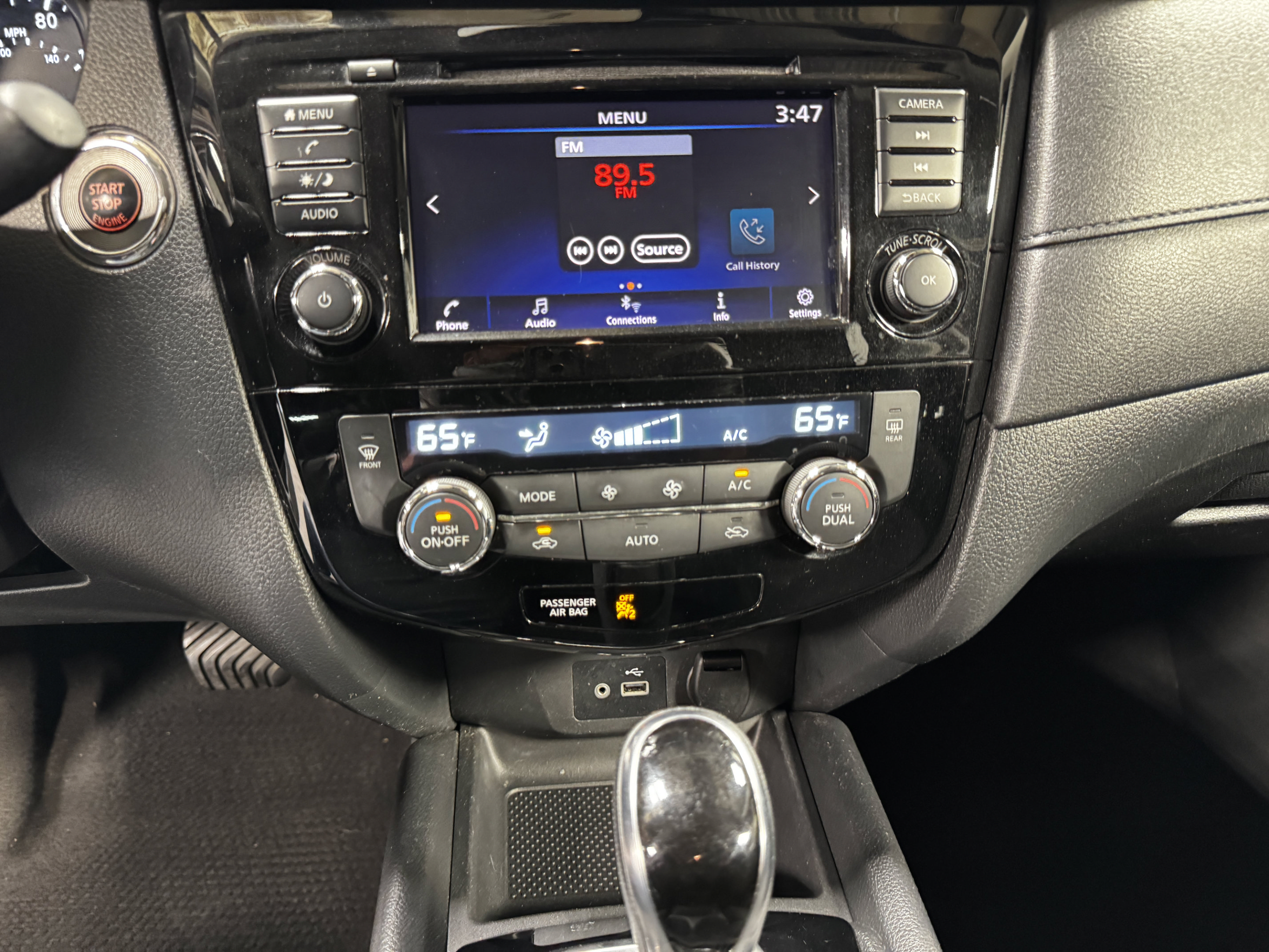 Used 2019 Nissan Rogue SV FWD image 25