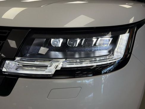 Used 2023 Land Rover Range Rover SE image 39
