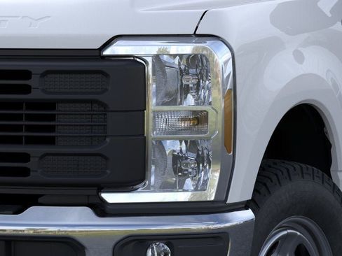 New 2026 Ford F350 XL w/ FX4 Off-Road Package AWD/4WD image 17