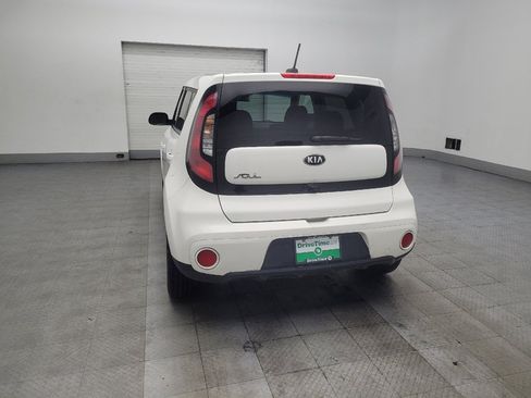 Used 2019 Kia Soul + image 6
