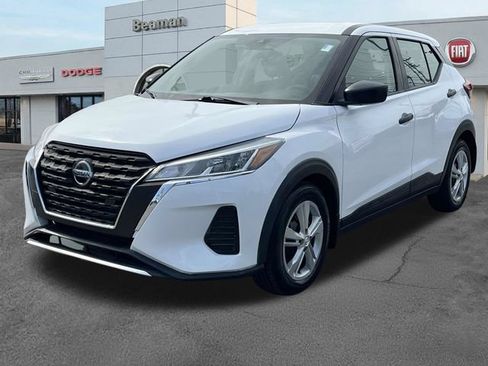 Used 2021 Nissan Kicks S FWD image 3