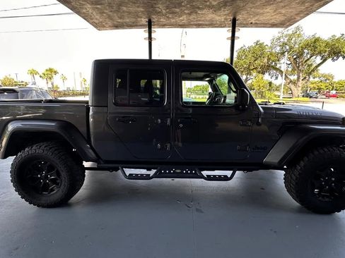Used 2021 Jeep Gladiator Sport AWD/4WD image 6
