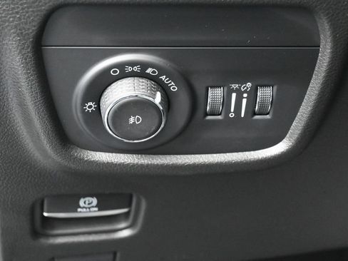 Used 2022 Jeep Grand Cherokee L Limited RWD image 16