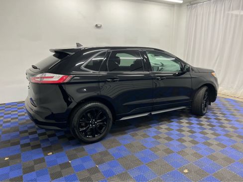 Used 2024 Ford Edge SE w/ Black Appearance Package image 11