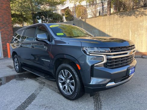Used 2021 Chevrolet Suburban LT w/ LT Signature Package image 7