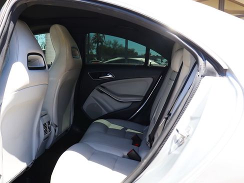 Used 2018 Mercedes-Benz CLA 250 image 35