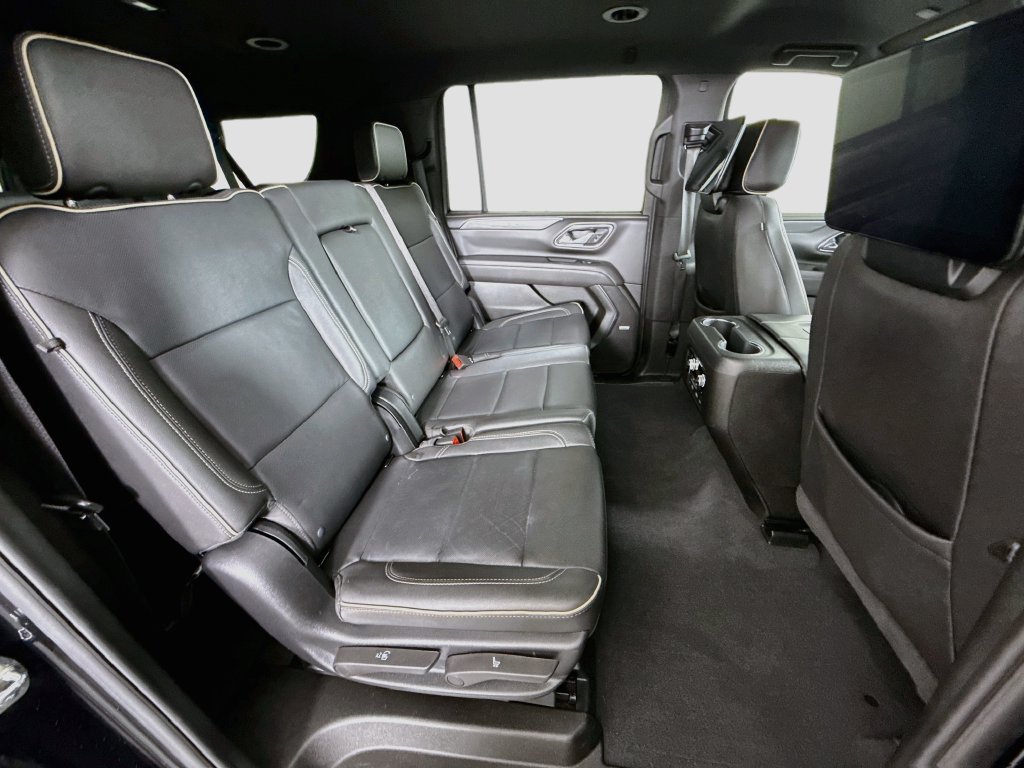 Used 2024 GMC Yukon XL SLT w/ SLT Luxury Package AWD/4WD image 29