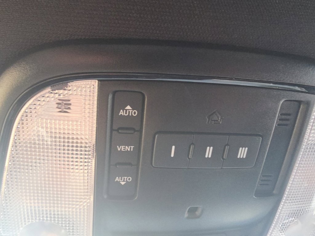 Used 2024 Dodge Durango GT RWD image 21