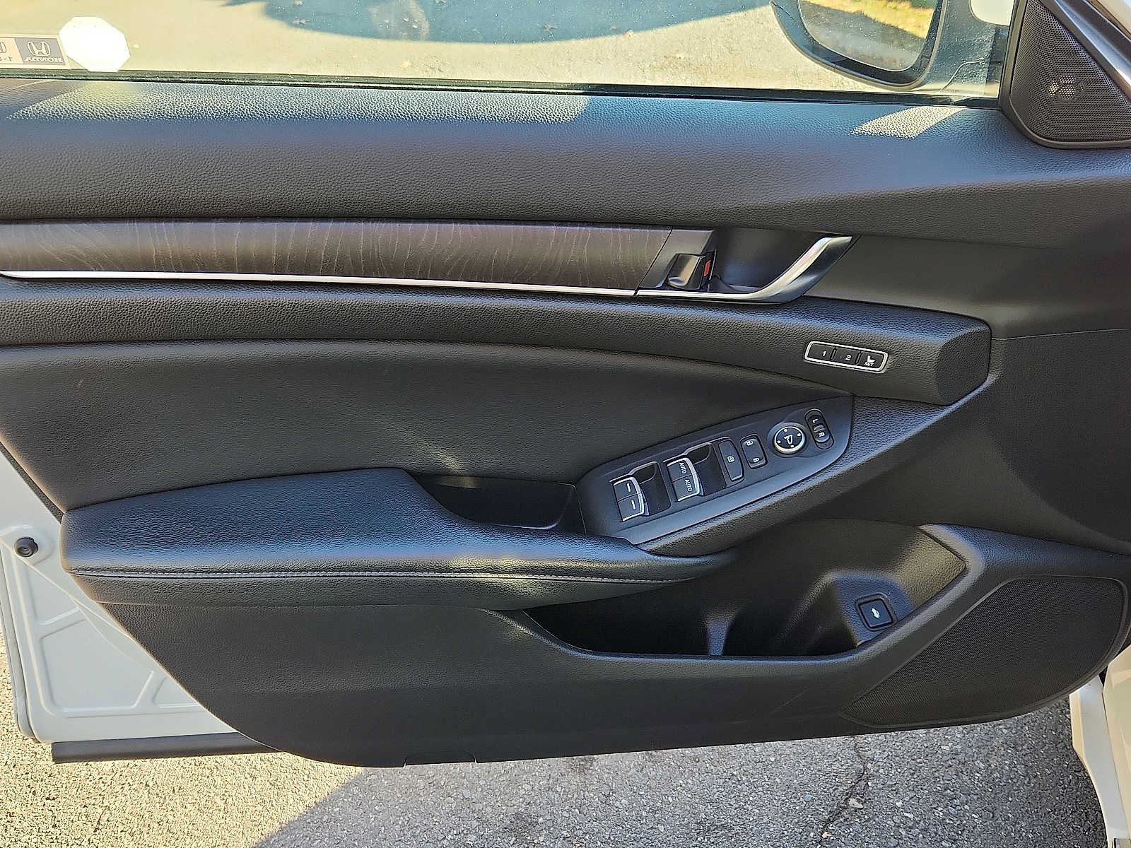 Used 2018 Honda Accord EX-L image 12