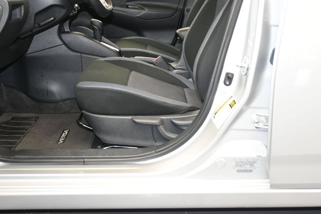 Used 2025 Nissan Versa SV FWD image 21