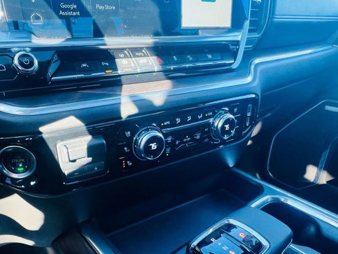 Used 2025 GMC Sierra 1500 SLT w/ SLT Premium Plus Package image 30