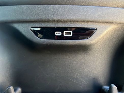 Used 2024 Chrysler Pacifica Touring-L image 22