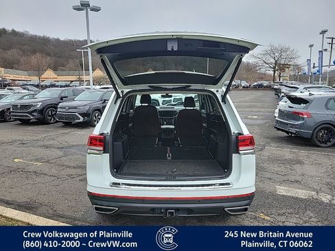 Certified 2023 Volkswagen Atlas SE w/ Black Wheel Package image 60
