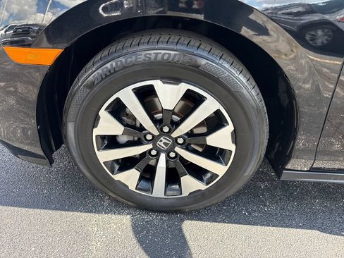Used 2025 Honda Odyssey EX-L image 17
