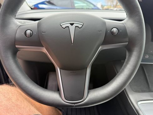 Used 2023 Tesla Model Y Long Range AWD/4WD image 30