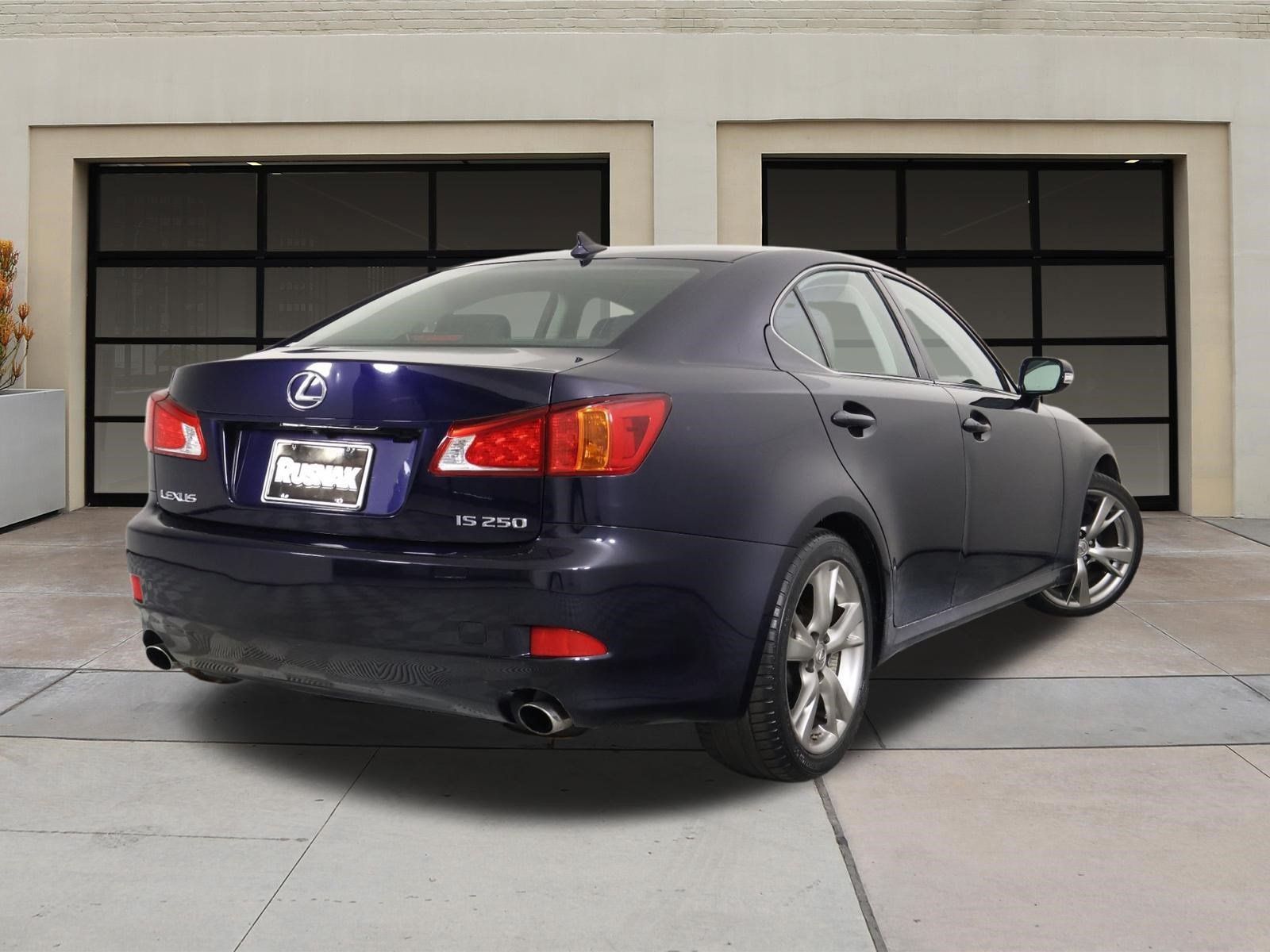 Used 2009 Lexus IS 250 w/ Premium Pkg RWD image 4