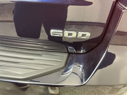 Used 2022 Cadillac Escalade Premium Luxury image 22