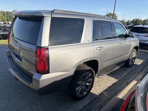 Used 2019 Chevrolet Tahoe LT w/ Luxury Package AWD/4WD image 10